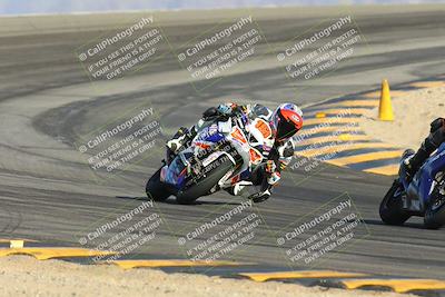 media/Nov-16-2024-CVMA (Sat) [[0e4bb1f32f]]/Race 8-Supersport Middleweight/